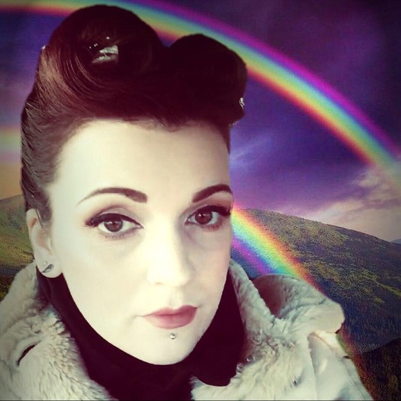 Meet your Poshers, Nikki, Bam and Squeak! 🐆 🐈 - Picture 5 of 8